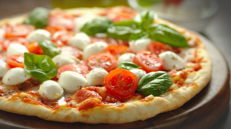 Pizza senza glutine, la ricetta per farla in casa - La Buona Tavola