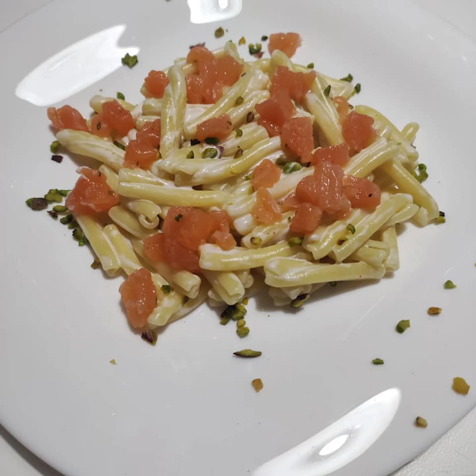 -caserecce-robiola-granella-e-tartare-