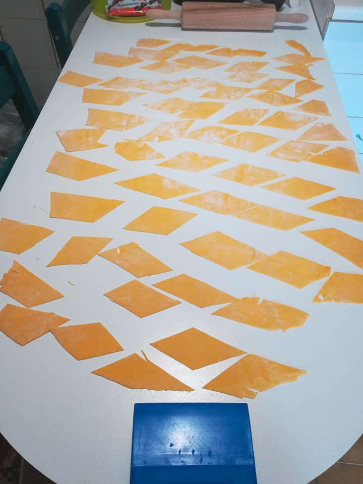 -chiacchiere-croccanti-e-bollose-