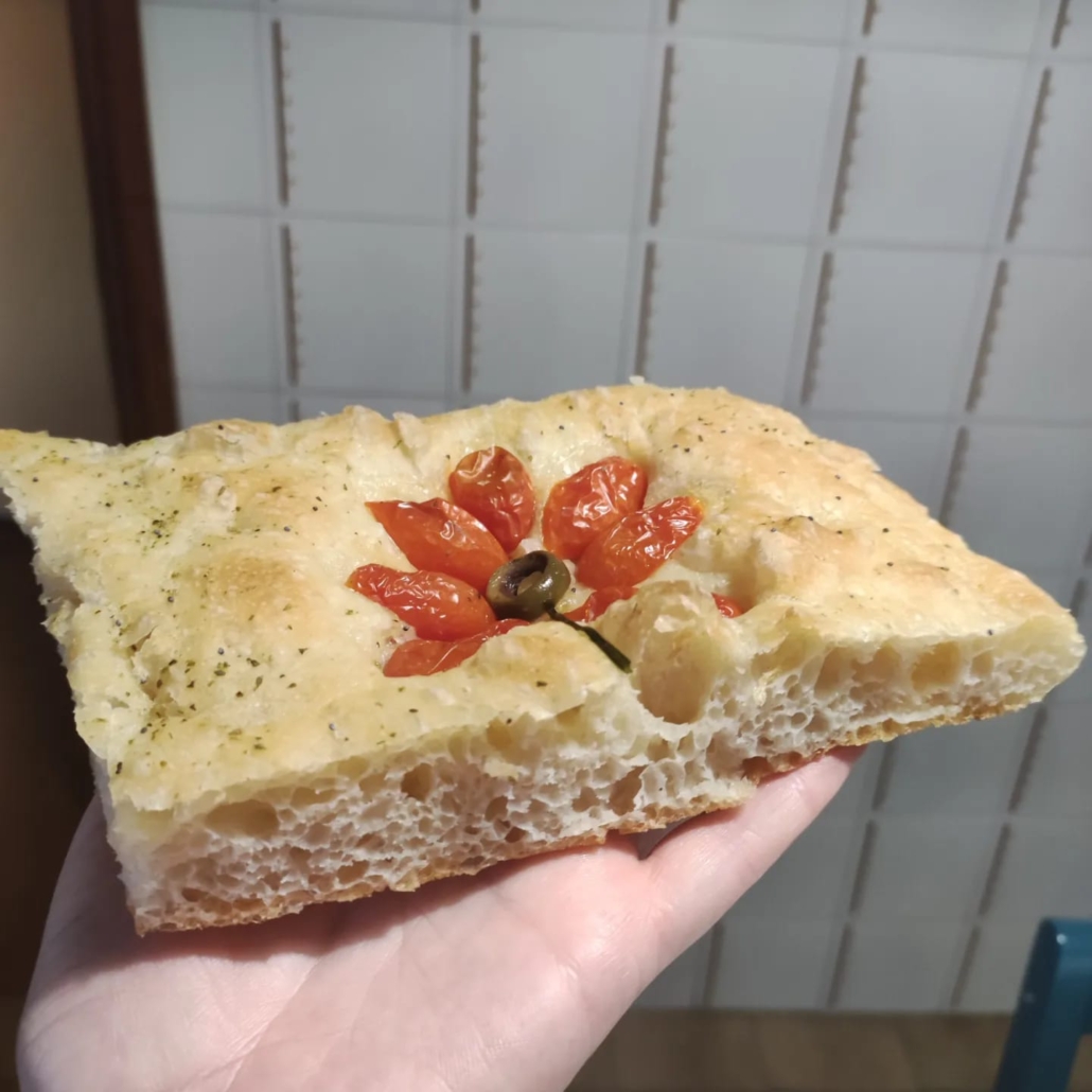 focaccia-morbida-decorata-senza-impasto-