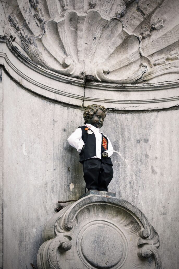 mannekin-pis-vestito-bruxelles