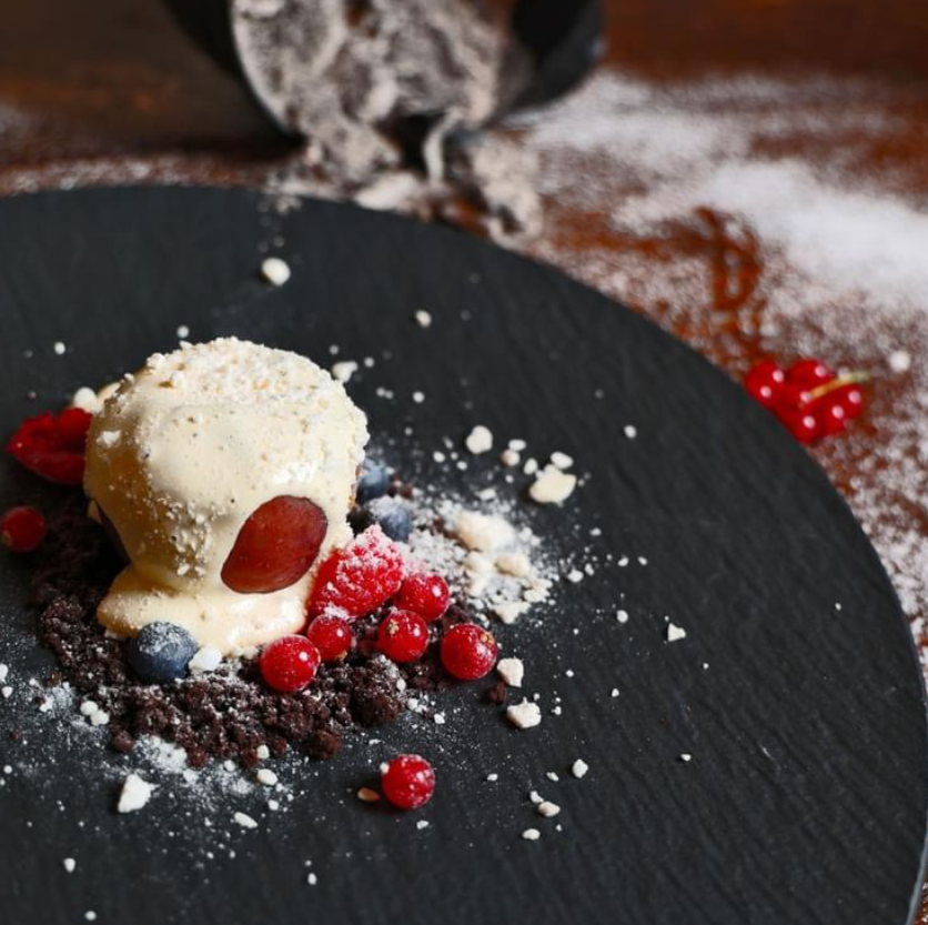 mela-annurca-cotta-sotto-cenere-zabaione-crumble-fondente